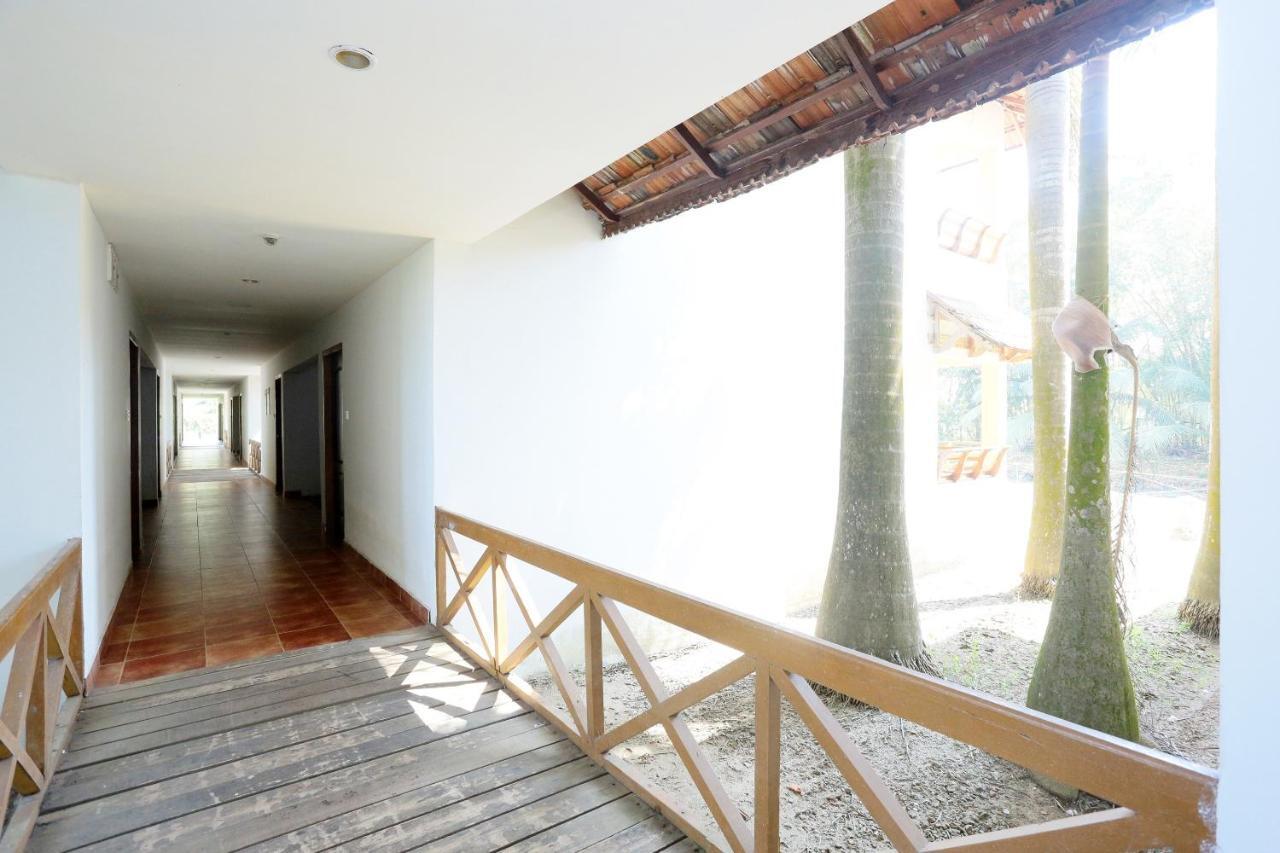 Oyo 26874 Manor Backwater Resort Kumarakom Exterior foto